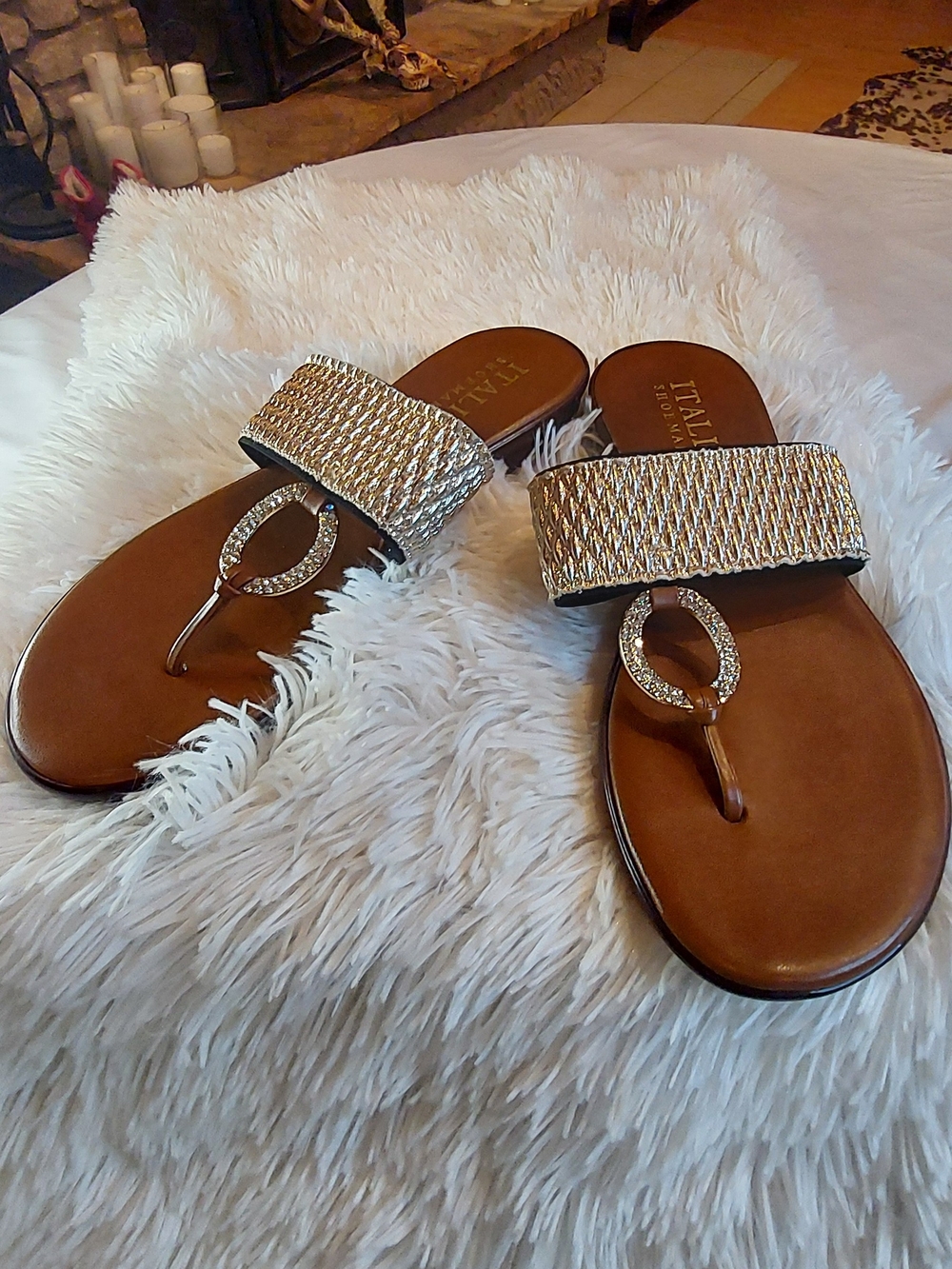 Italian Shoemakers Gold Woven Rhinestone Toe Ring Sandals NWOT Size 8